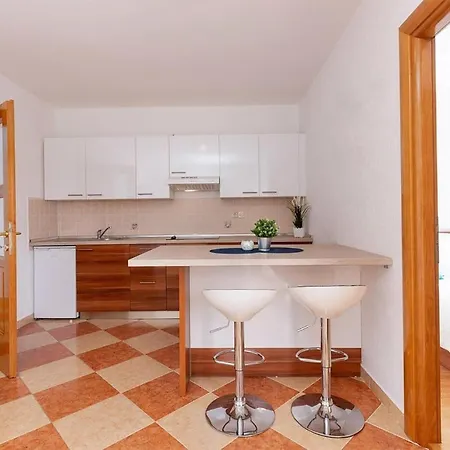 Apartment Stunning In *